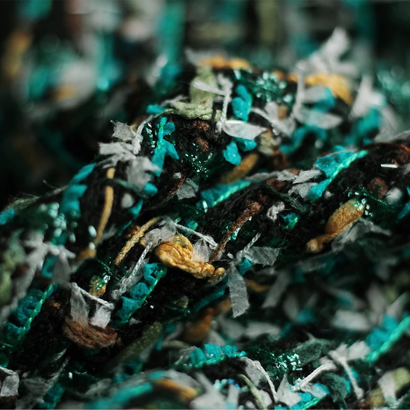 Белая твидовая ткань с темно-зелеными блестками Waxberry материал для одежды осенняя