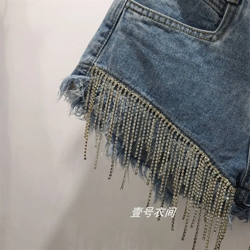 European Station 2023 Spring/Summer Fashion Holes High Waist Shorts Rhinestone Tassel Chain Slim Fit Straight Denim Shorts Women