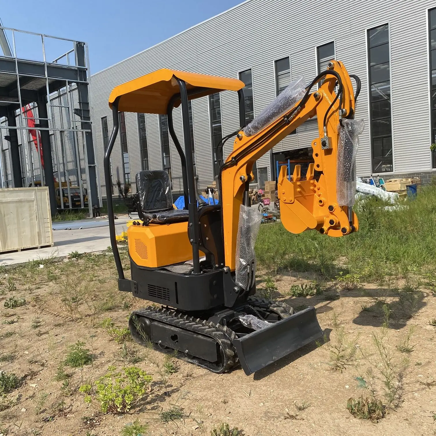 June sourcing festival EURO 5 engine HT12 mini excavator digger wholesale 1 ton small bagger sell in Europe