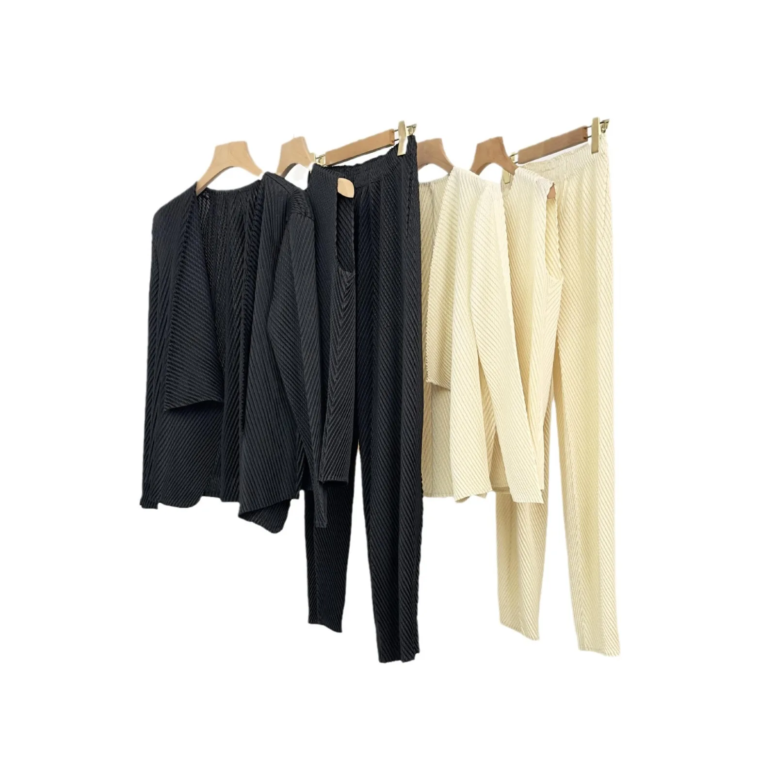 Комплект плиссированных брюк однотонный тонкий эластичный из трех предметов