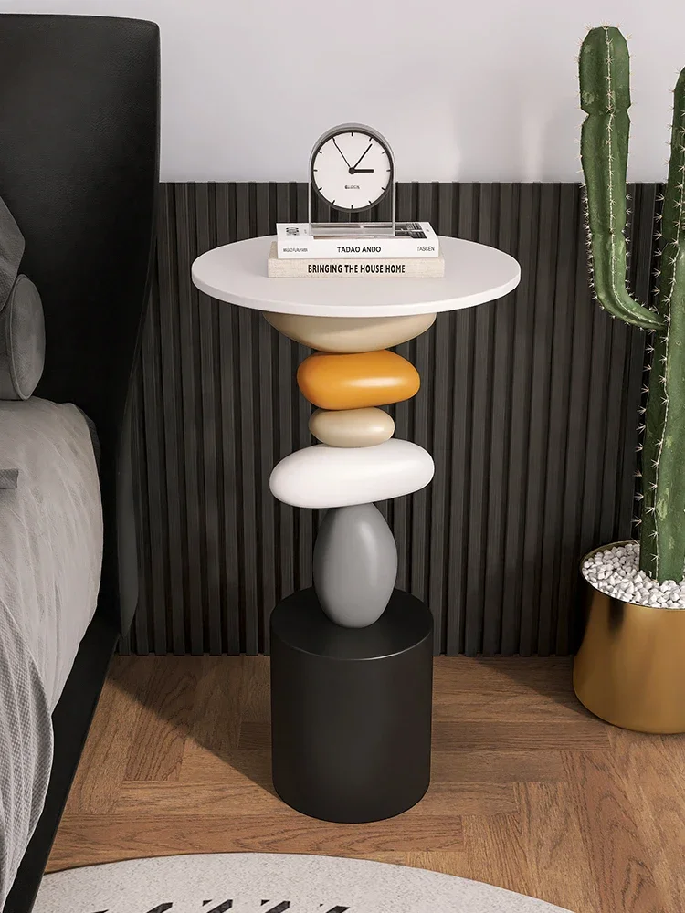 Круглый прикроватный столик дизайн в ассортименте