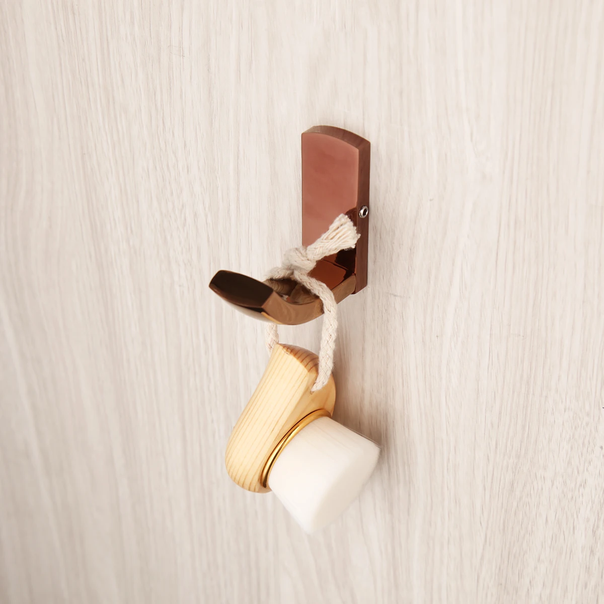 

Набор аксессуаров для ванной Monite розового золота из латуни