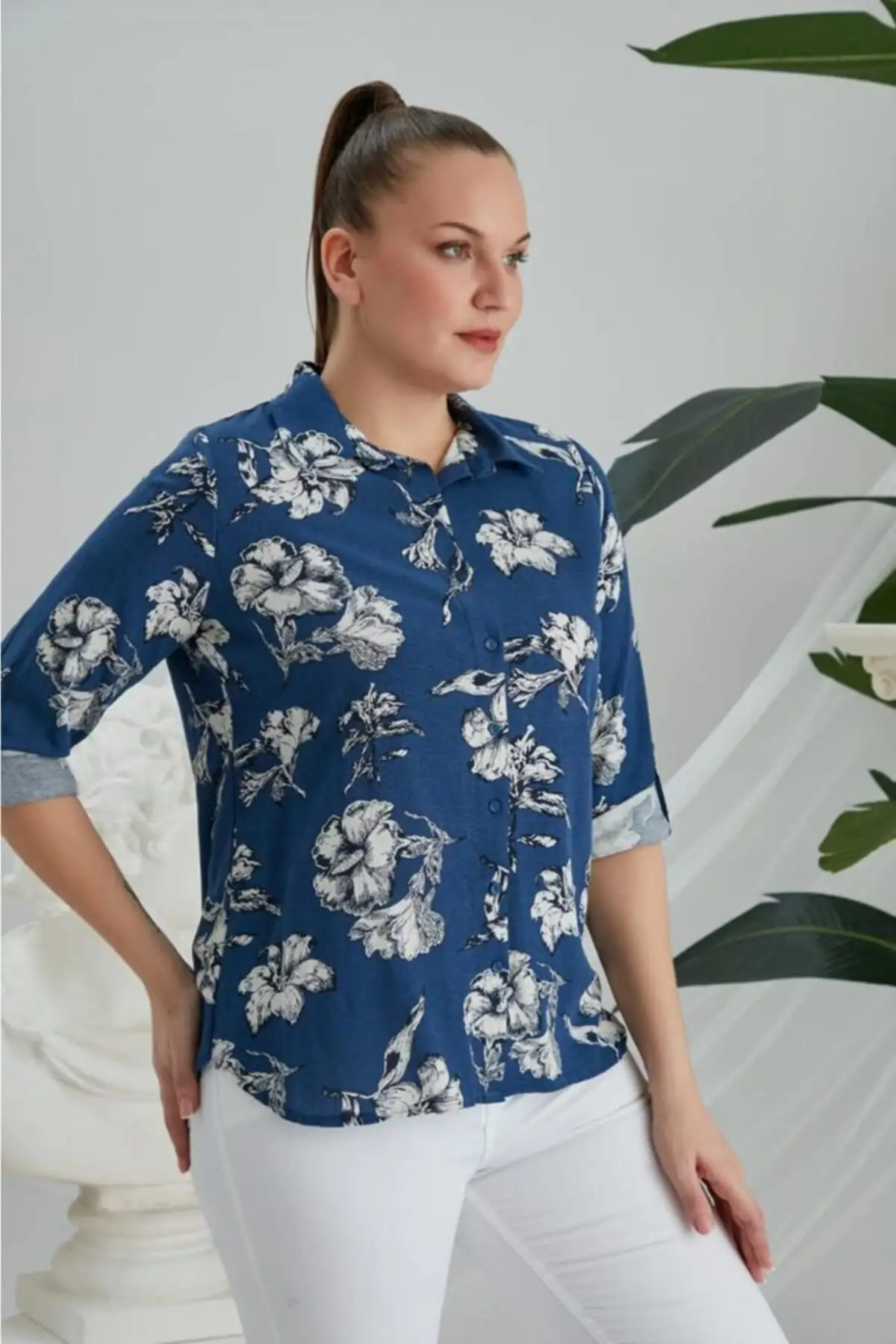 

Женская рубашка темно-синего цвета с узором Chickey