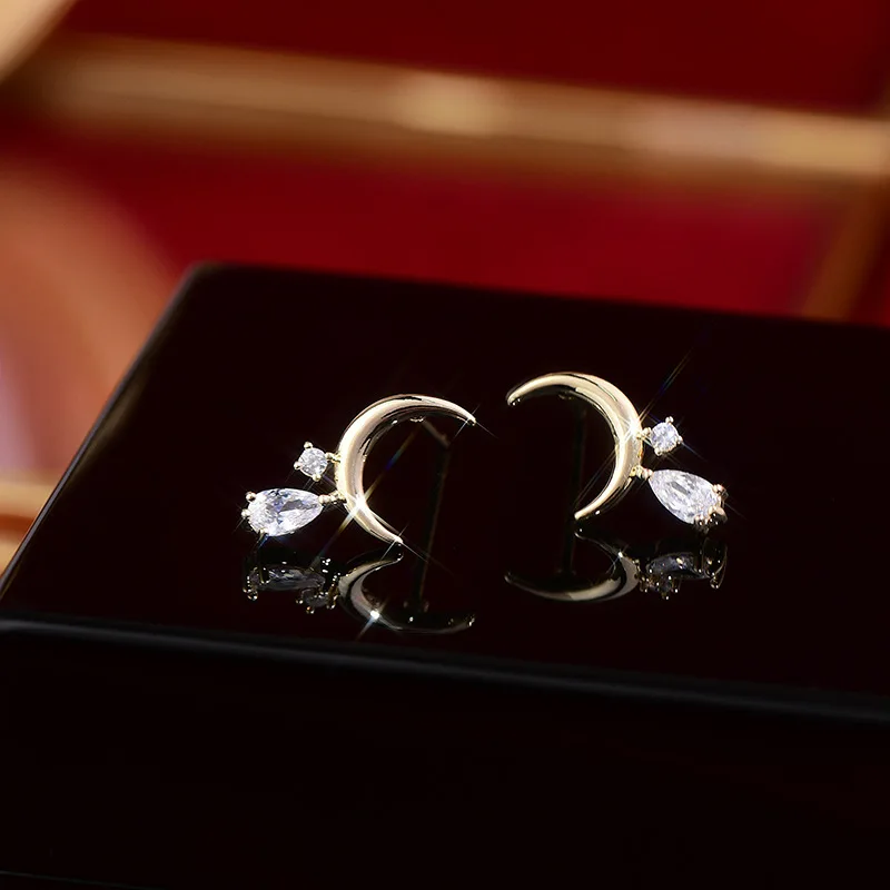 

2022 Korean New Simple Temperament Water Drop Moon Earrings Fashion Mini Sweet Earrings Women's Jewelry