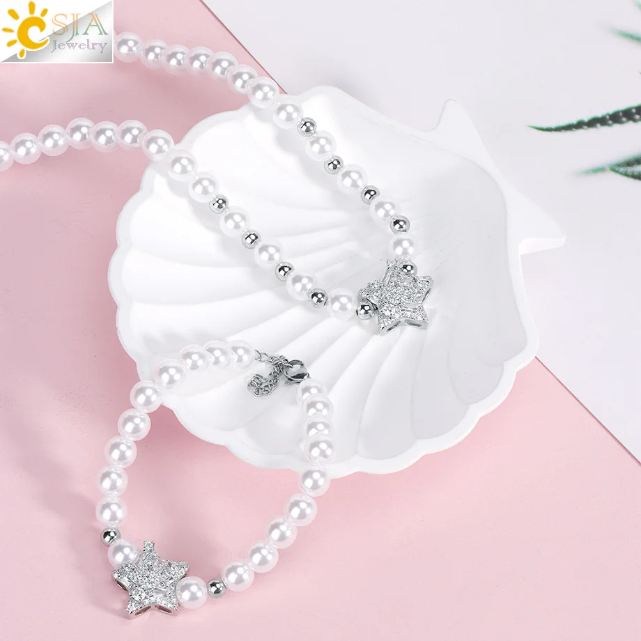 Комплект ювелирных изделий из бисера и камня