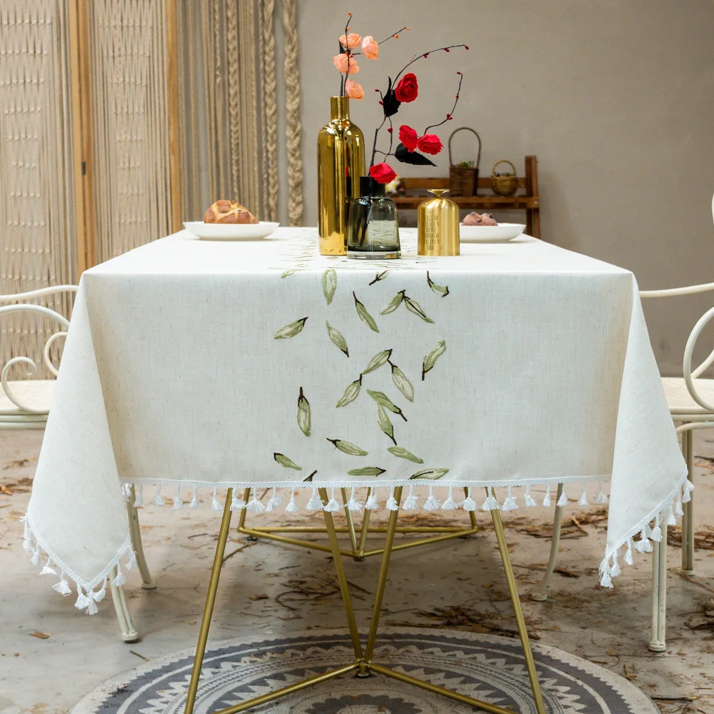 

Скатерть из хлопка и льна, белый прямоугольный чехол для обеденного стола с вышивкой объемным рисунком и кисточками на подоле