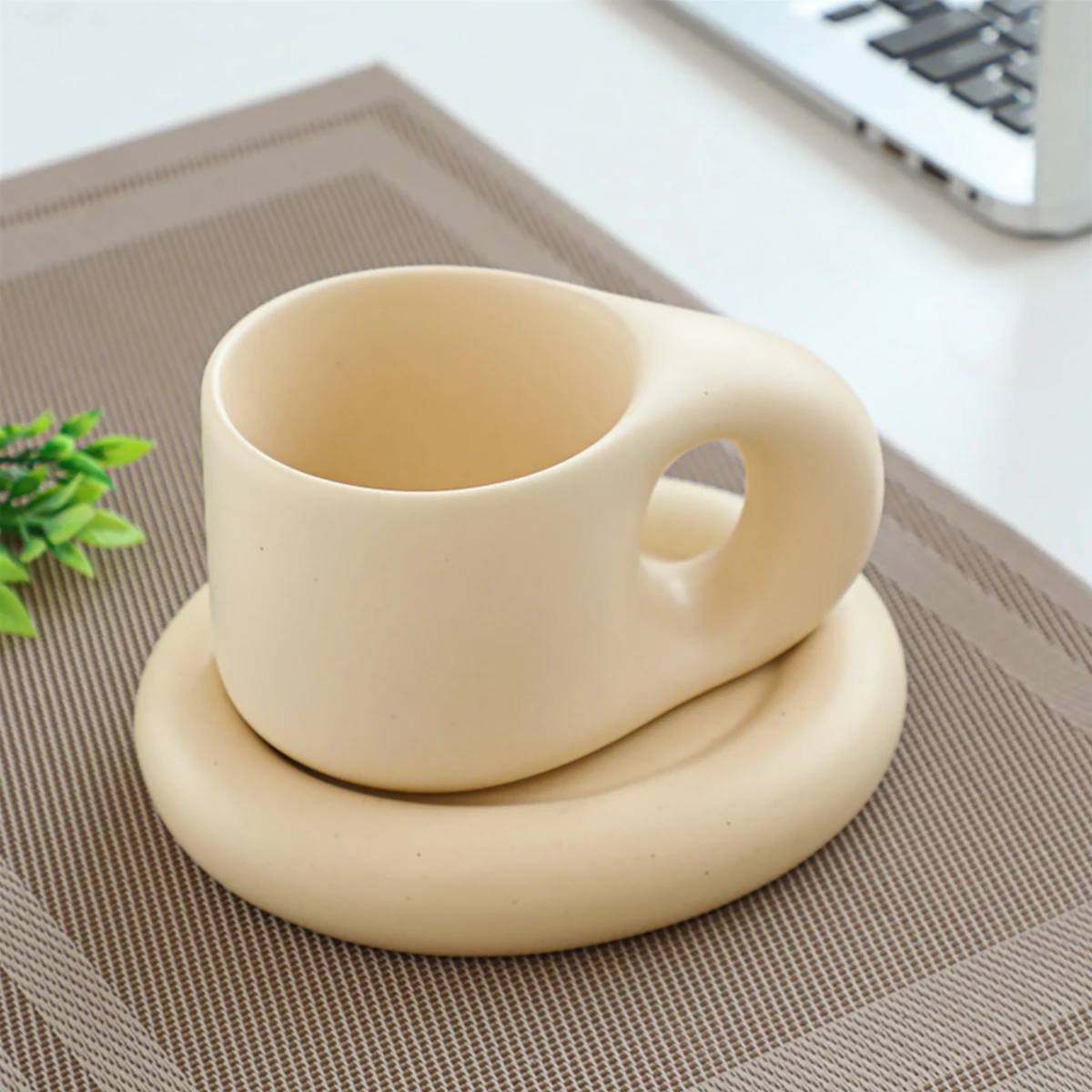 

New Chubby Coffee Mug with Plate 270ml Chubby Funny Mug with Handle 9oz Delicate Cute Cup and Saucer Set Portable Novelty