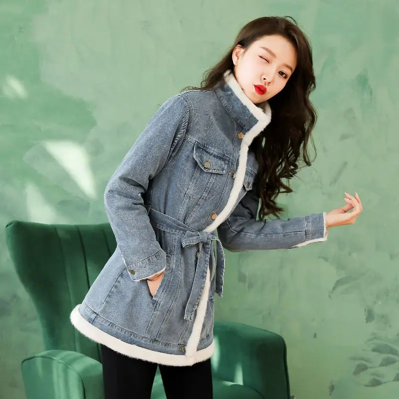 

Winter Fur Jacket Women Denim Coats Hooded Jean Thick Long Sleeve Overcoat Outwear Vintage High-quality Cotton Female Coat Q463