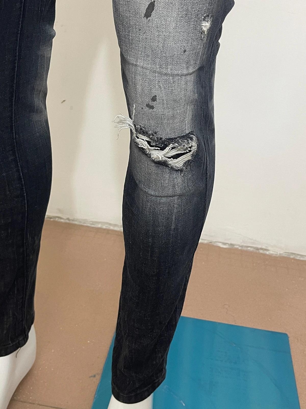 2023 new jeans man d 2 Jeans Black Gray washable micro bullet slim casual tide holes cut daily