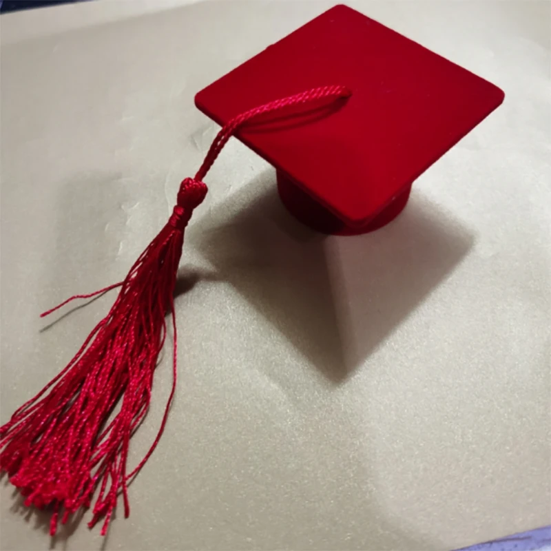 

Бархатная шкатулка-шляпа для украшений