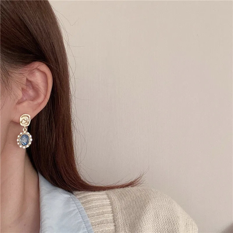 

W50 S925 silver needle diamond light luxury earrings European and American fashion design earrings wild retro net red