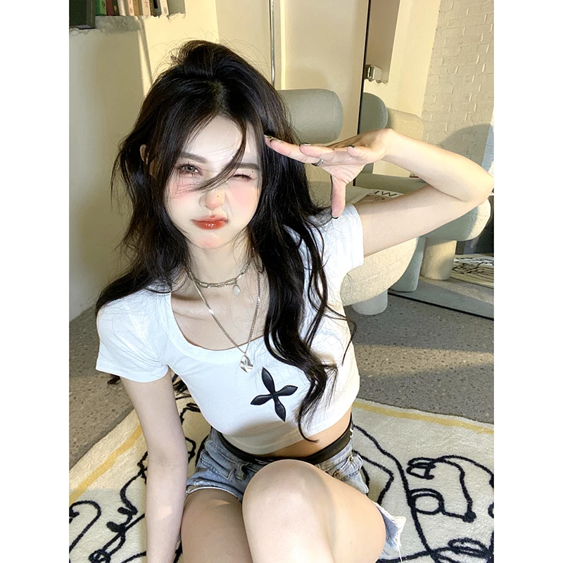 

Harajuku Shirt Gothic Y2K Women Crop Tops Sexy Black Femme Navel T-shirt Crucifix Short Skinny Tee Shirt Summer Streetwear