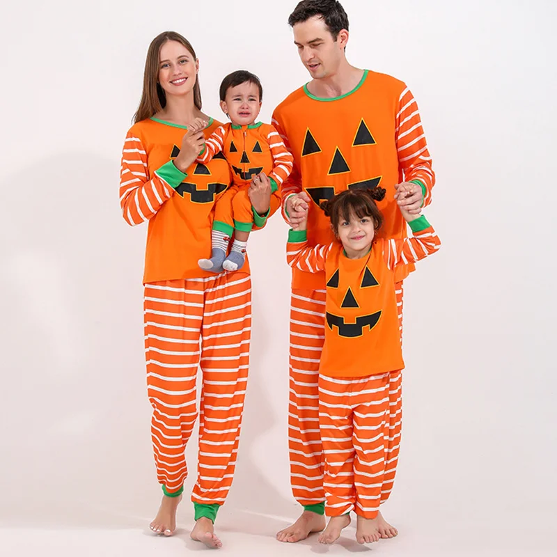 

Одинаковые наряды для семьи оранжевый костюм отца для мамы, сына, дочери Пижамный костюм с принтом футболка + брюки Хэллоуин комплект одежды...