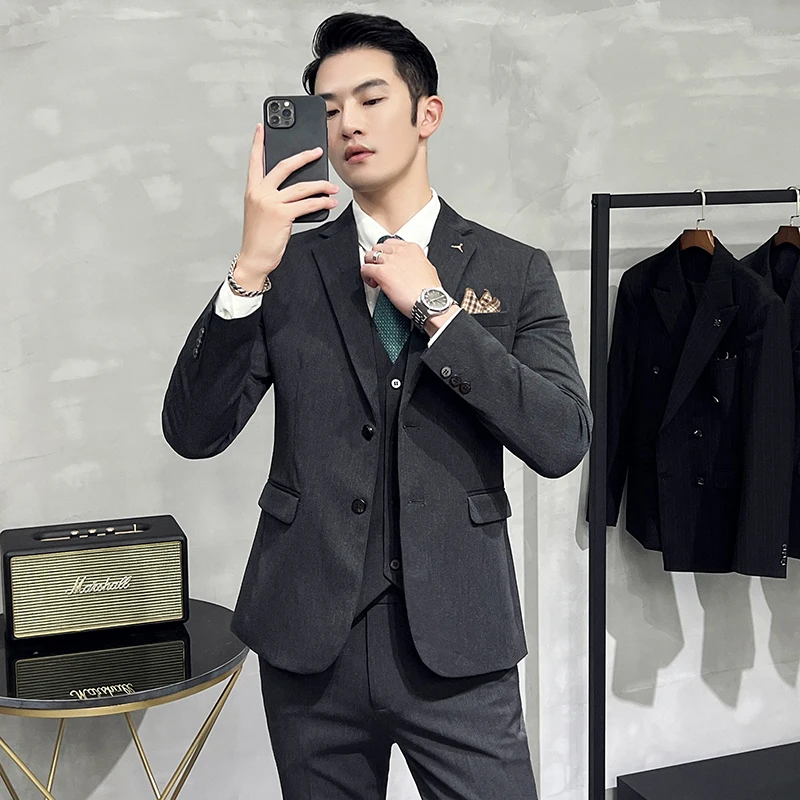

New high quality Korean version slim business fashion comfortable handsome solid color fashion wedding suit suit three pieces