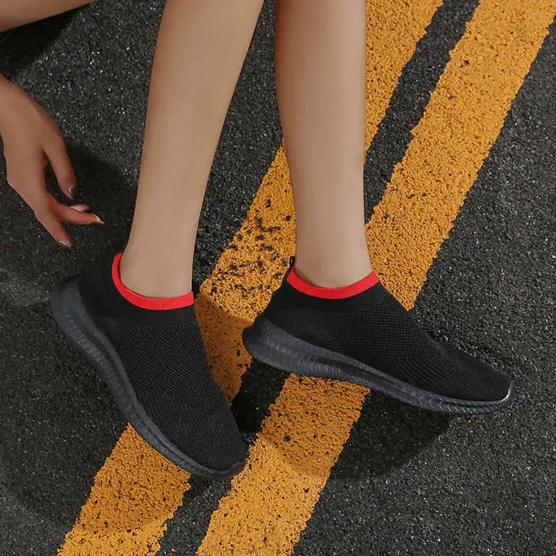 

High Quality 2021 Women Sport Sneakers Ladies Luxury Black Running Shoes Yellow Fashionable Sports Shoes Casual Sneakers Tennis