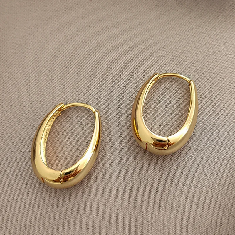 

European and American temperament metal earring geometric oval earring retro fashion high sense lady earring female earring