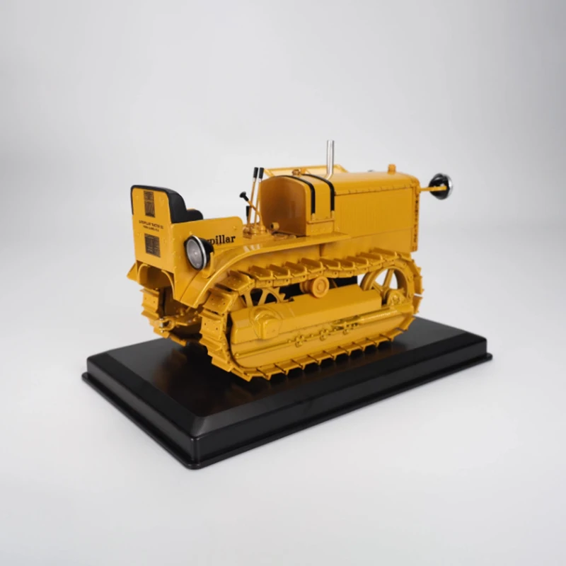 Maisto Масштабная модель трактора CAT 25 из сплава 1:16