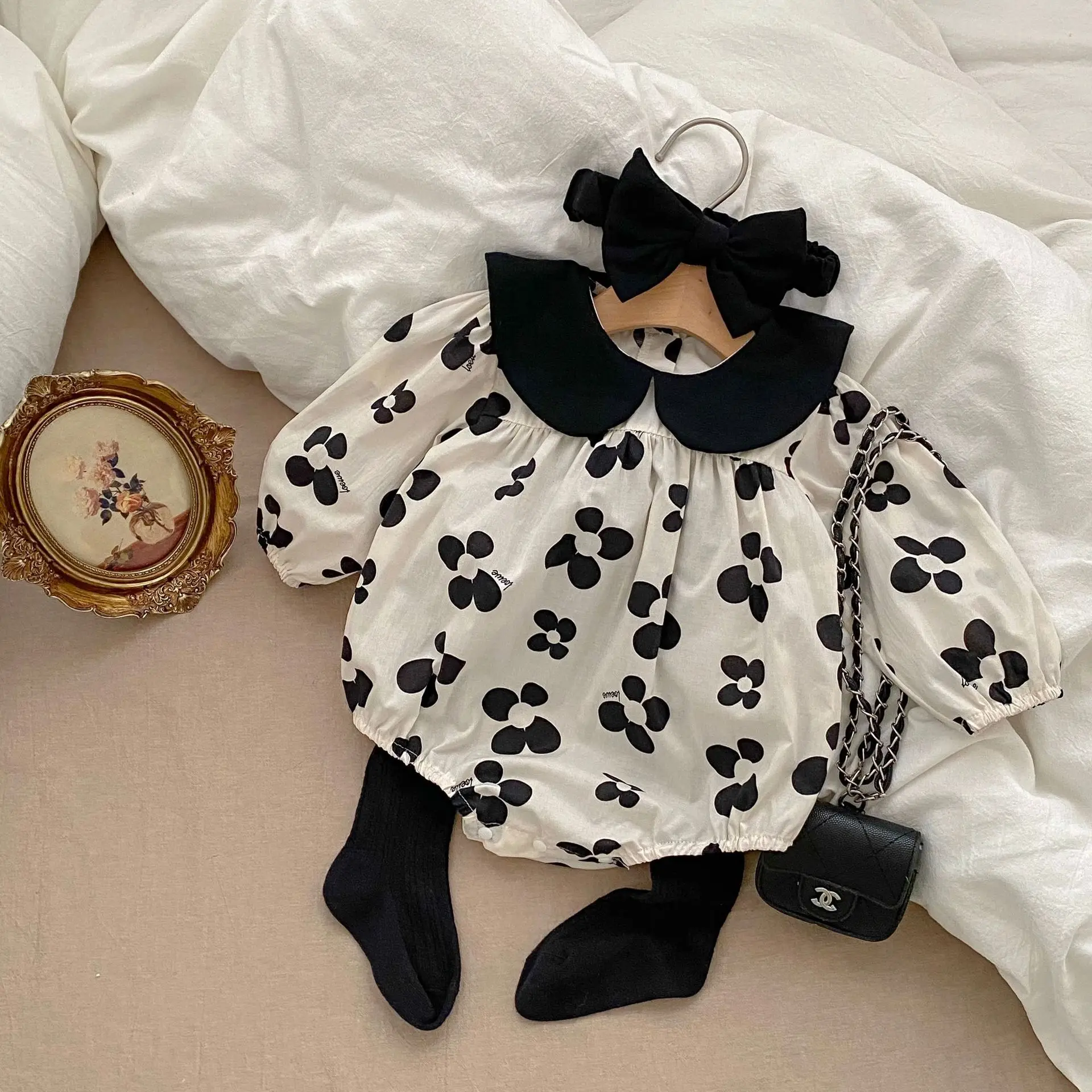 

Black Floral Baby Bodysuit 2023 Spring Peter Pan Collar Baby Girls Romper Toddler Long Sleeve Jumpsuit Newborn Princess Clothes