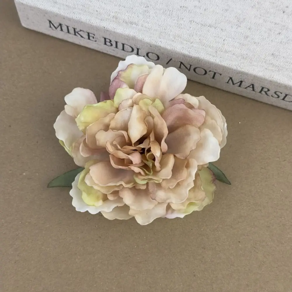 Заколка для волос с цветами пиона