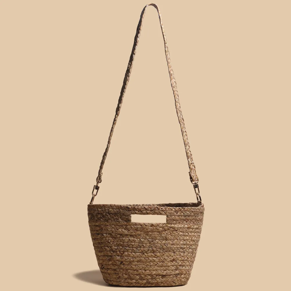 

Large Vintage Straw Bucket Bag Handmade Rattan Women Shoulder Bags Casual Summer Beach Crossbody Bag Big Braid Tote Bali Purses