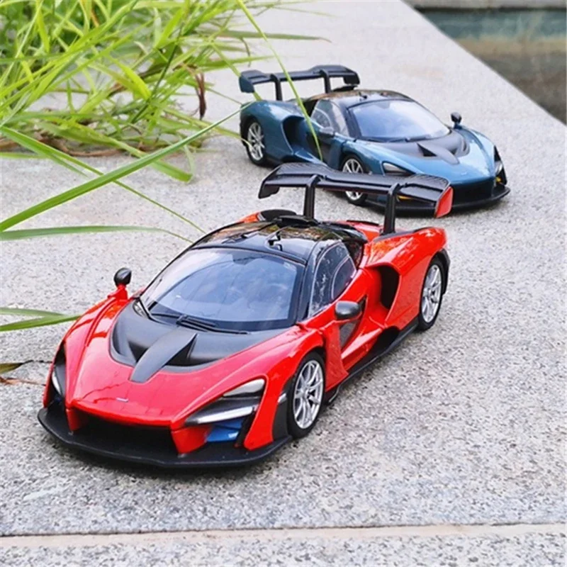 Модель спортивного автомобиля Senna из сплава коллекция 1/24 года