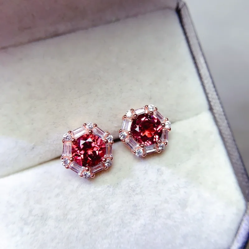 Серьги-гвоздики с натуральным гранатом 100% настоящее серебро 925 пробы ювелирные