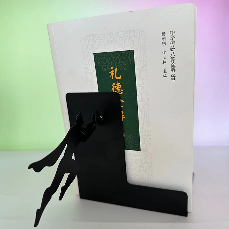 Креативная книжная полка супергероя, фигурки, металлическая подставка для хранения книг, настольное украшение, офисные аксессуары, подставка для книг (art.: 3920cf628fb97) - 3920cf628fb97