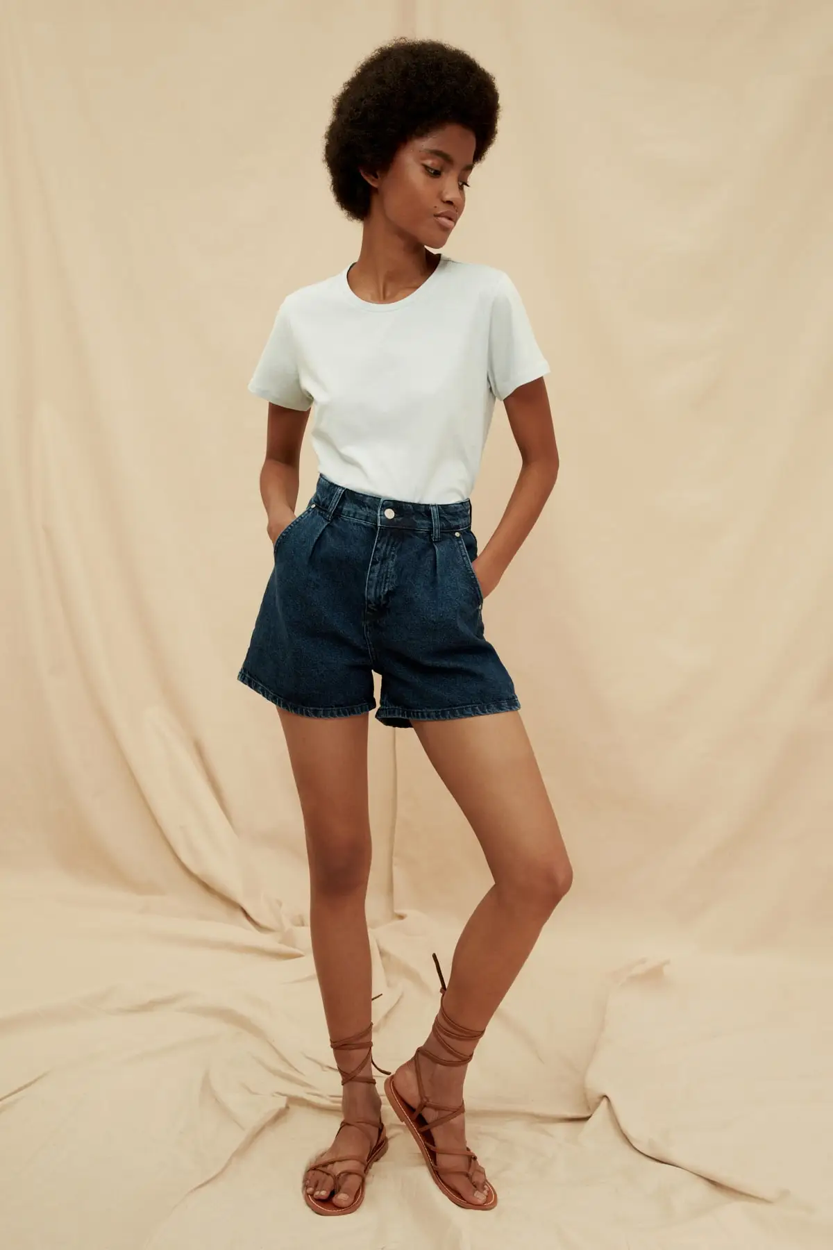 

Trendyol Pleated Denim Shorts TWOSS20SR0129