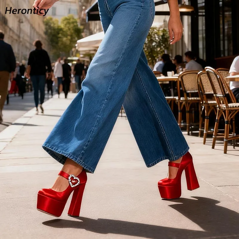 Фото Туфли на платформе Heroncity Red Velvet с массивным каблуком и пряжкой в виде сердца со стразами для женщин, повседневные, уличный стиль, размеры США 5-20 №1