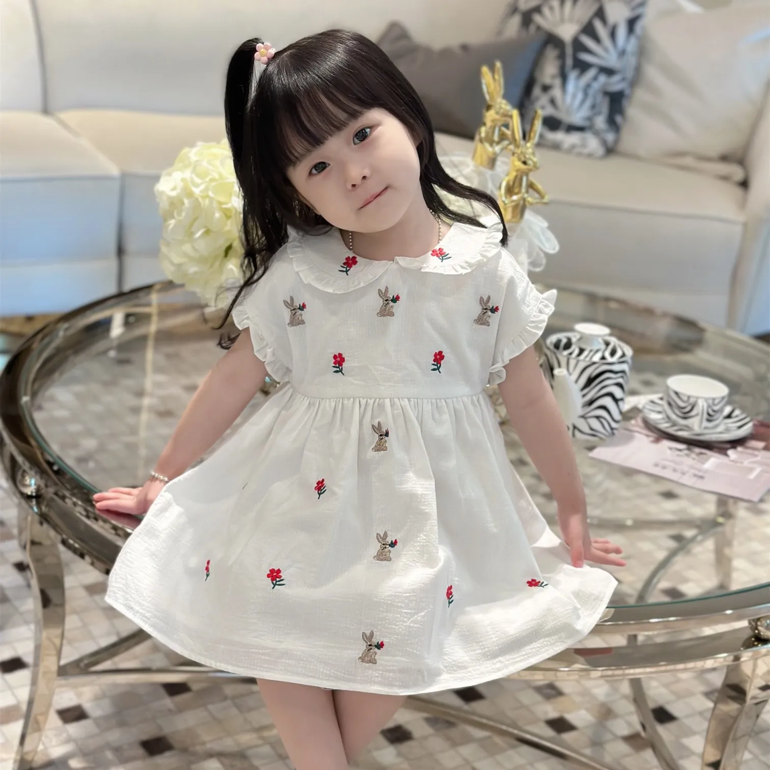 

Женское летнее платье с цветочной вышивкой и коротким рукавом