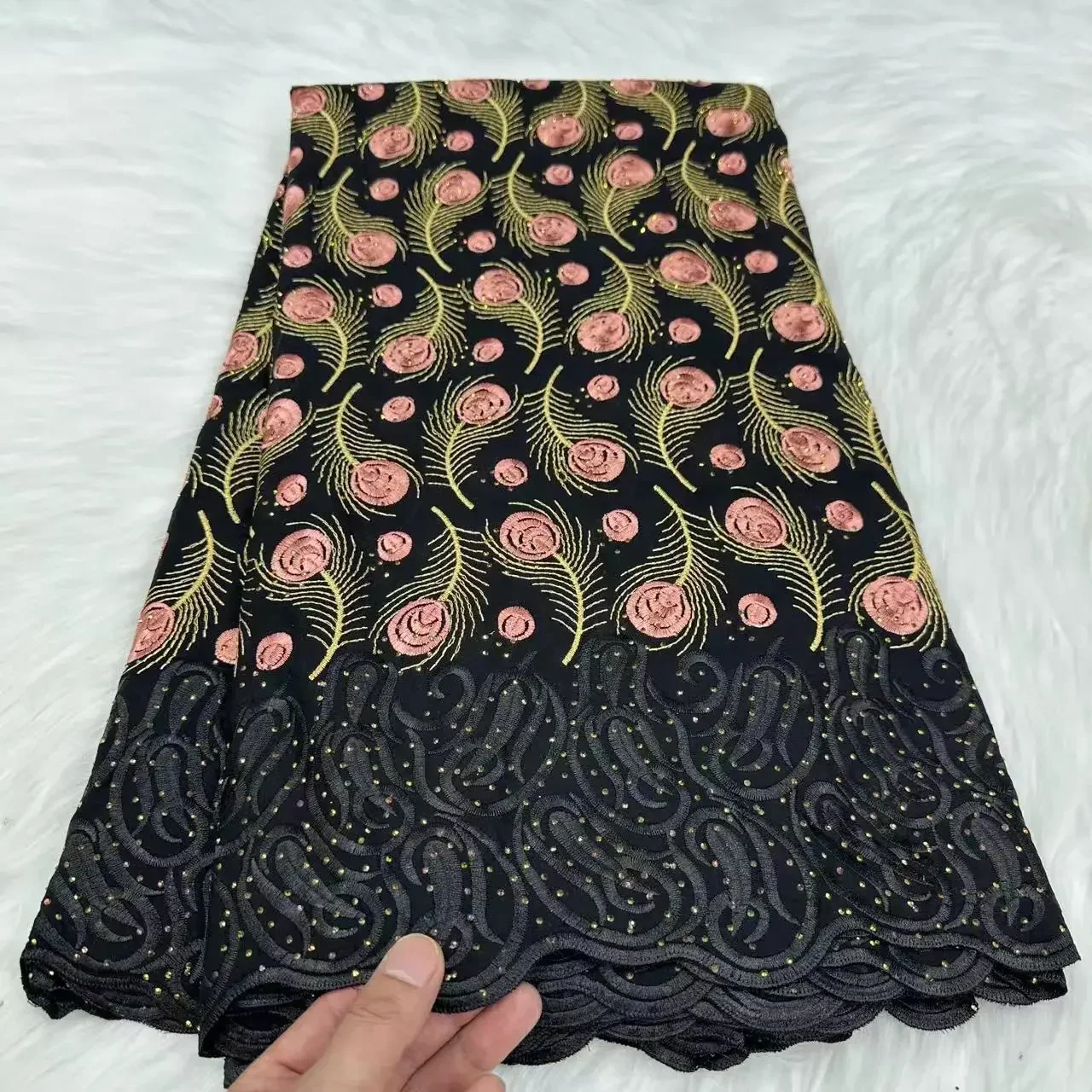 Новейшая розовая черная швейцарская кружевная ткань в Швейцарии 2024