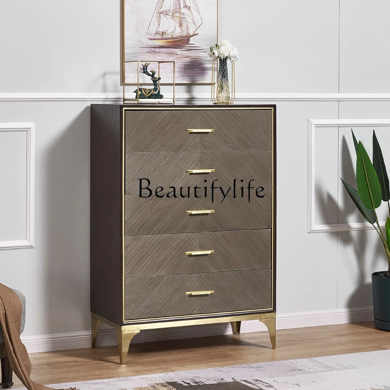 Американский шкаф для хранения дома