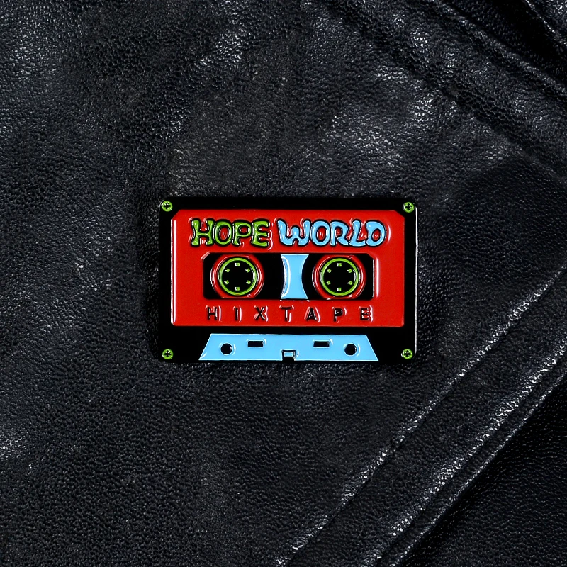 

Tape Pins Brooches Vintage Music Magnetic Tape Enamel Pin Red and Black Music album Lapel Pin Badges Jewelry