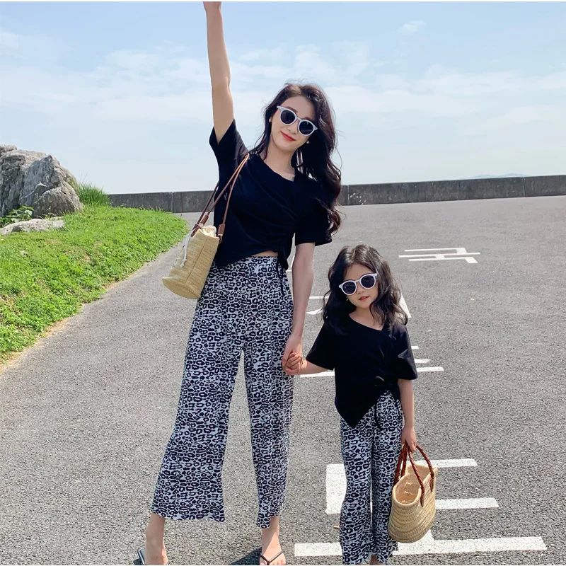 

Family Matching Outfits Summer Mother Daughter Set Casual White Short Sleeve T-shirt Ice Silk Wide Leg Pants 2 Pcs Kids Clothes