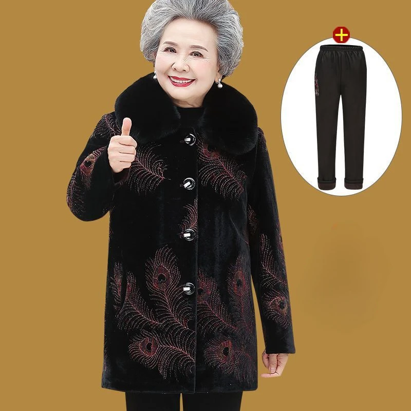 Рисунок 2 - Одежда для бабушки