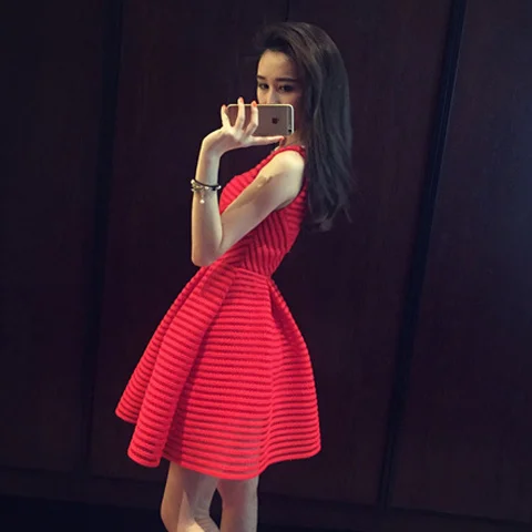 

Summer New Korean Party Red Dress Fluffy Skirt Hollow Out Waist Closing Skirt Sleeveless Vest Temperament Schoolgirl Streetwear