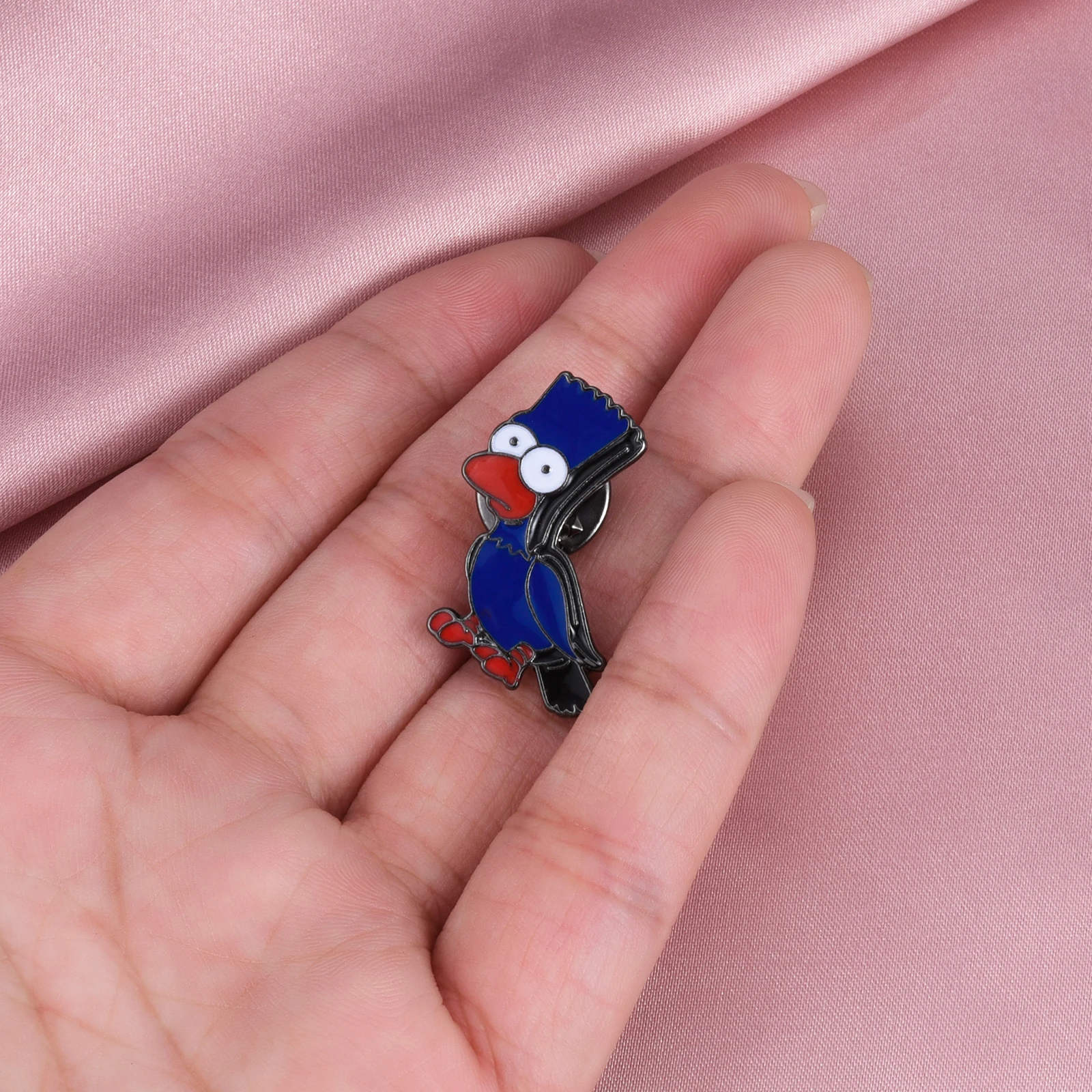 Брошь на лацканы с героями мультфильмов ТВ Симпсонов Барт ворона черная эмаль