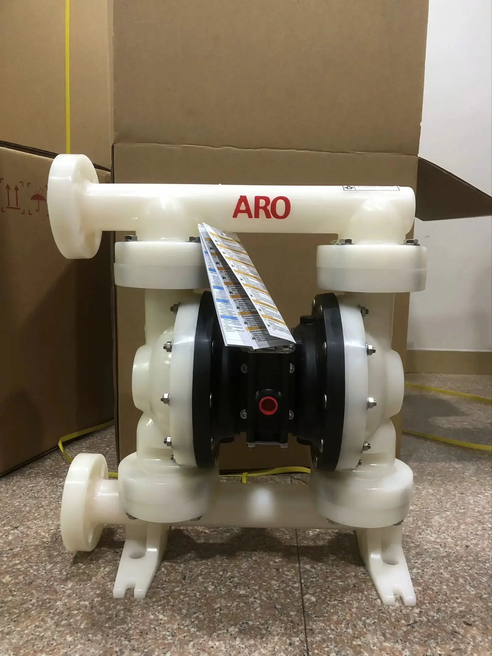 ARO 1-1/2-дюймовый мембранный насос из ПВДФ Пневматический PD15P-FKS-KTT