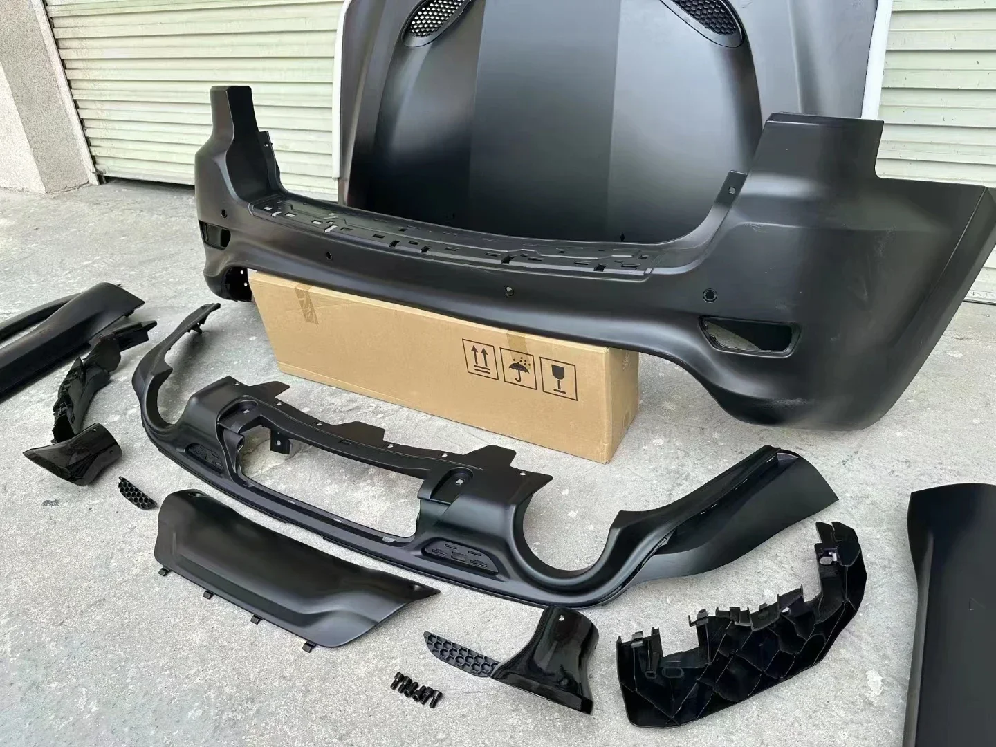 JEEP Grand Cherokee SRT8 Big Surround 11-20 Cut SRT Передние и задние стержни Крышка машины Колесо Брови