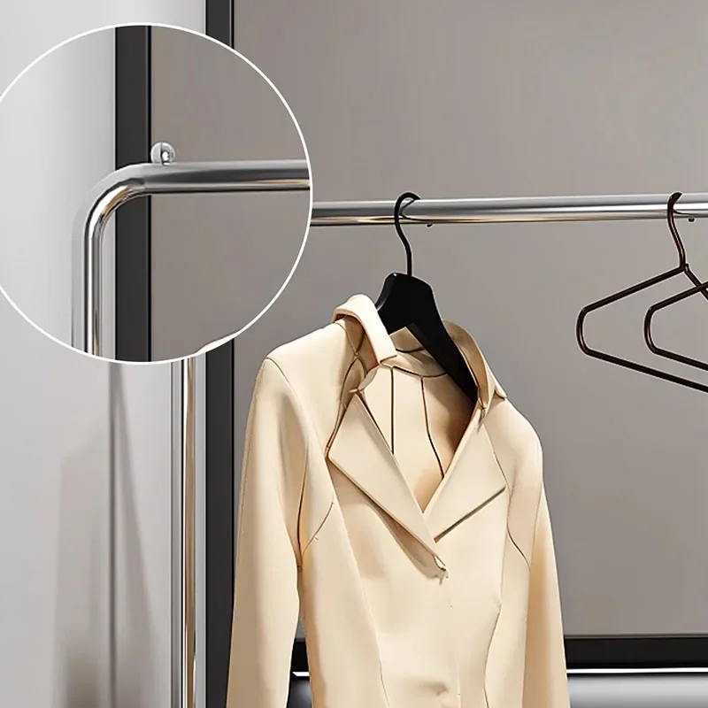 Бутик-стойка для одежды на колесах металлическая минималистичная современная