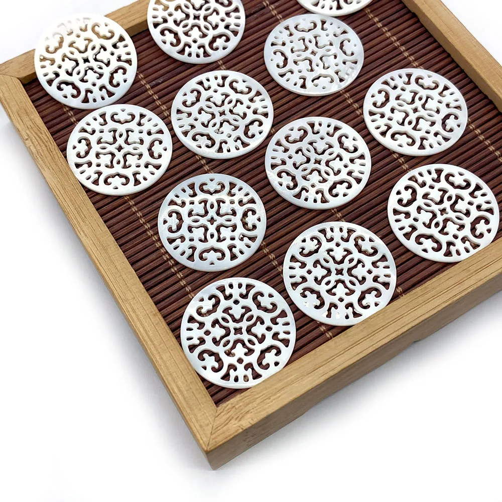 

White Round Carved Pendant Natural Freshwater Shell Fashion Trendy Jewelry Necklace Bracelet Accessories Pure Hand Carved 25mm