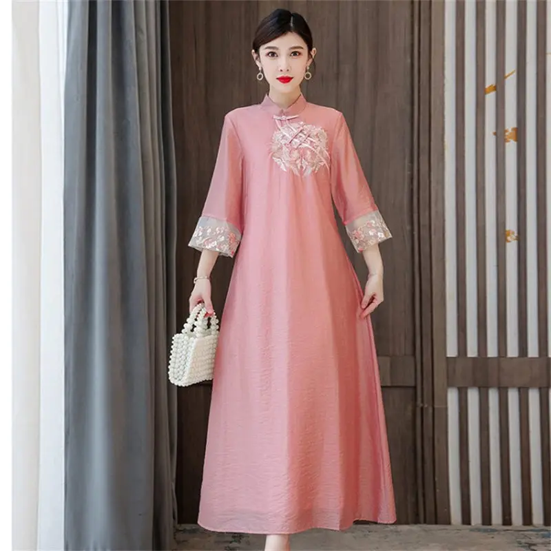 2022 Summer Chinese Style Retro Embroidery Clothing Women Loose Stand Collar Three Quarter Sleeves Improved Cheongsam Dress h126