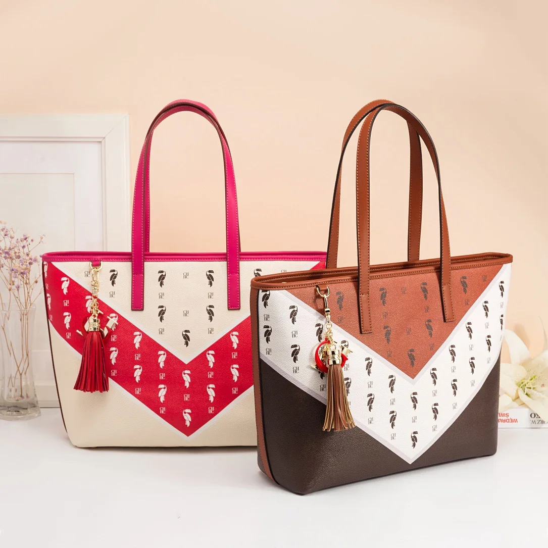 

CH 2023 New Women's Portable One Shoulder Large Capacity High-end Leather Bag Luxury Brand 100% Cowhide Metal Zipper Pendant
