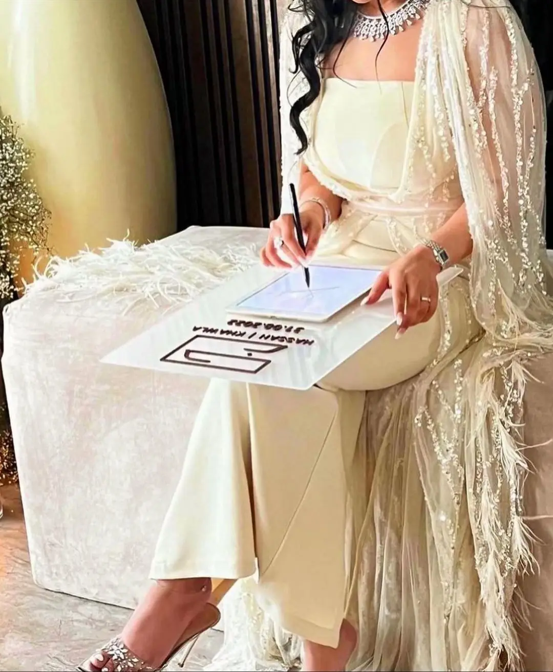 Желтые атласные платья для выпускного вечера без бретелек по индивидуальному