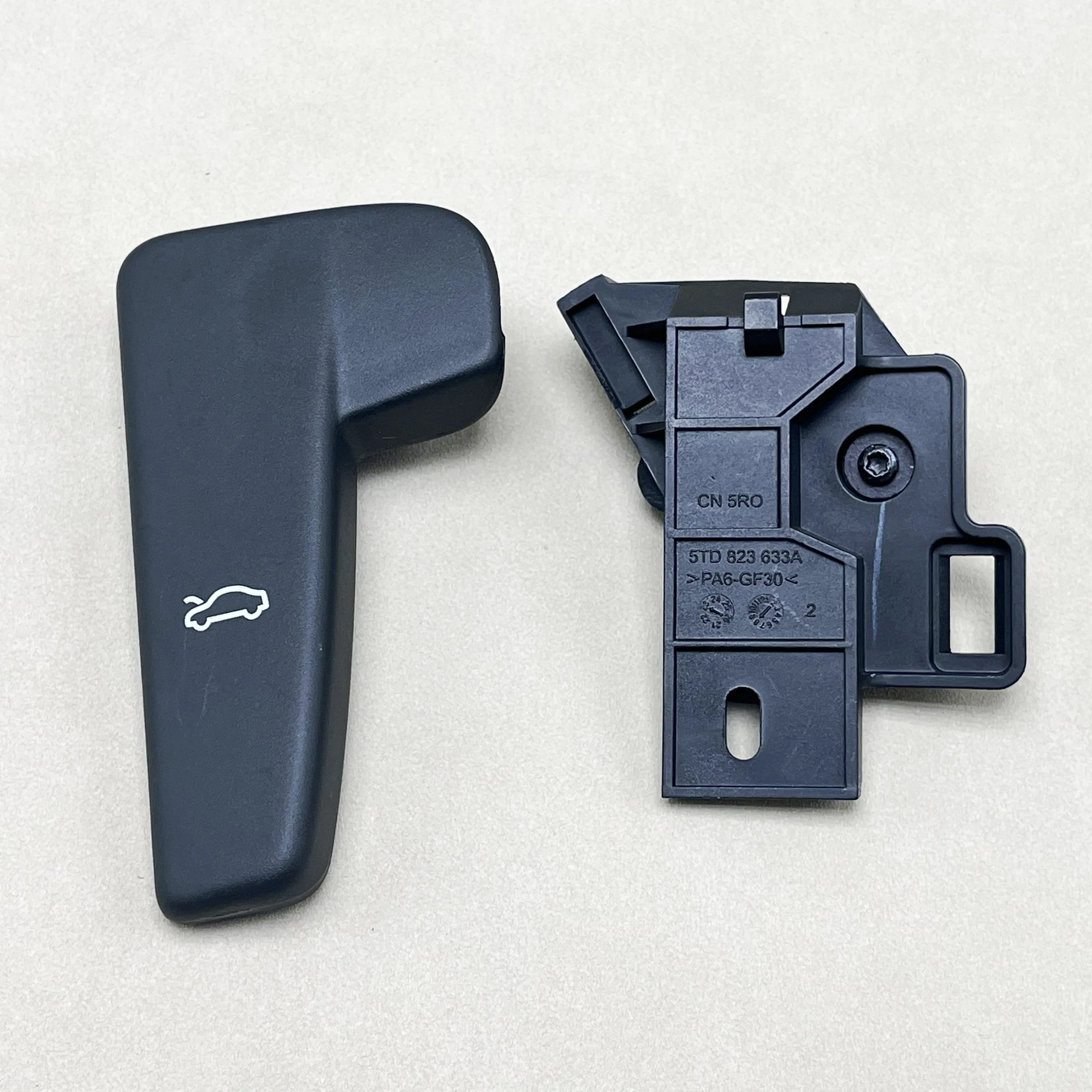 

Кронштейн ручки капота двигателя для VW Jetta Golf 5 6 Passat B6 B7 CC Tiguan 5N R Line UP Teramont Viloran 6RD823533 5TD823633A