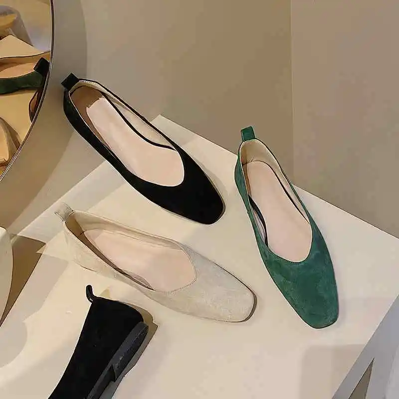 Женские кожаные туфли на плоской подошве с квадратным носком