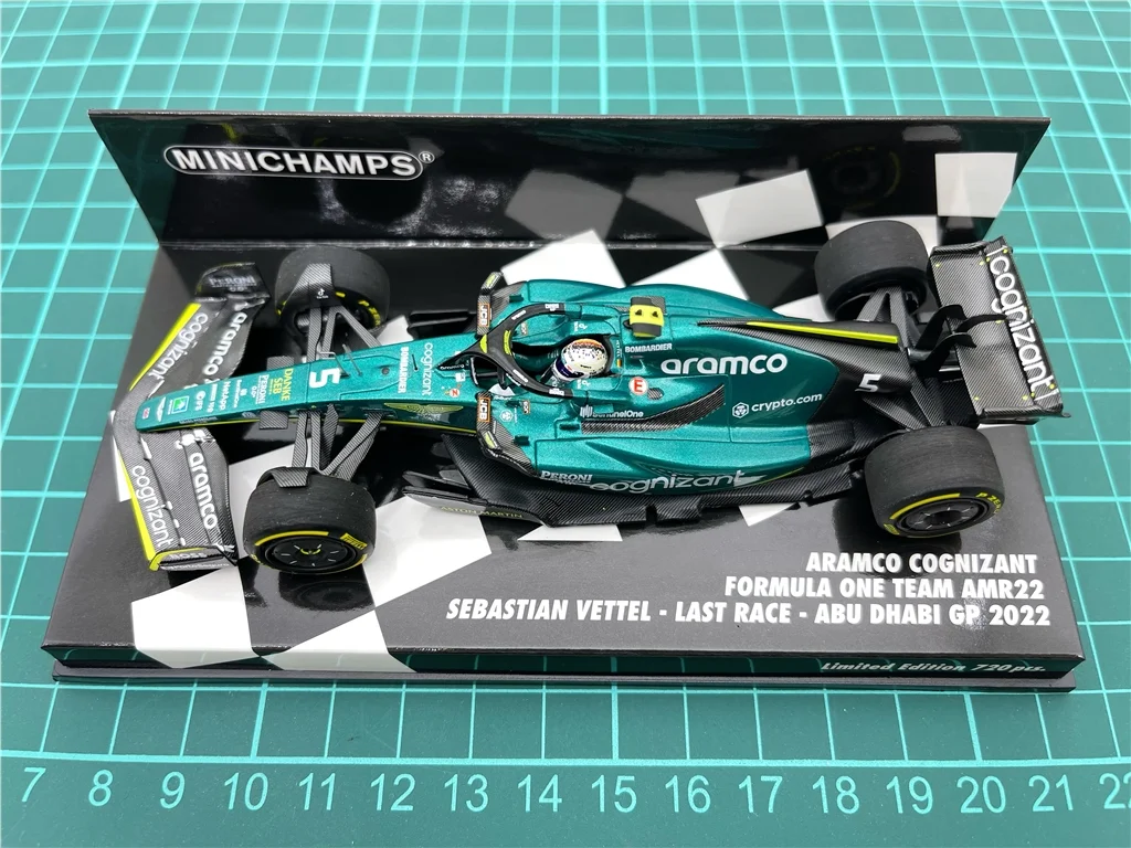 Миниатюрная модель автомобиля в масштабе 1:43 F1 AMR22 Vettel 2022 Абу-Даби ограниченная
