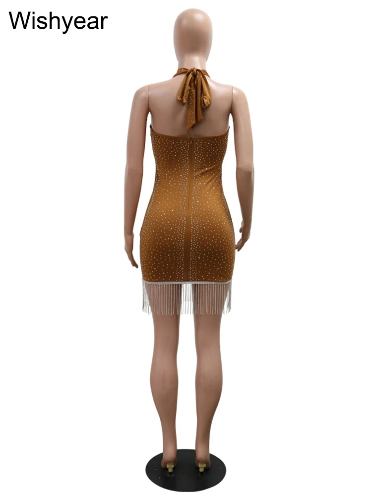 Женское блестящее мини-платье с открытой спиной без рукавов