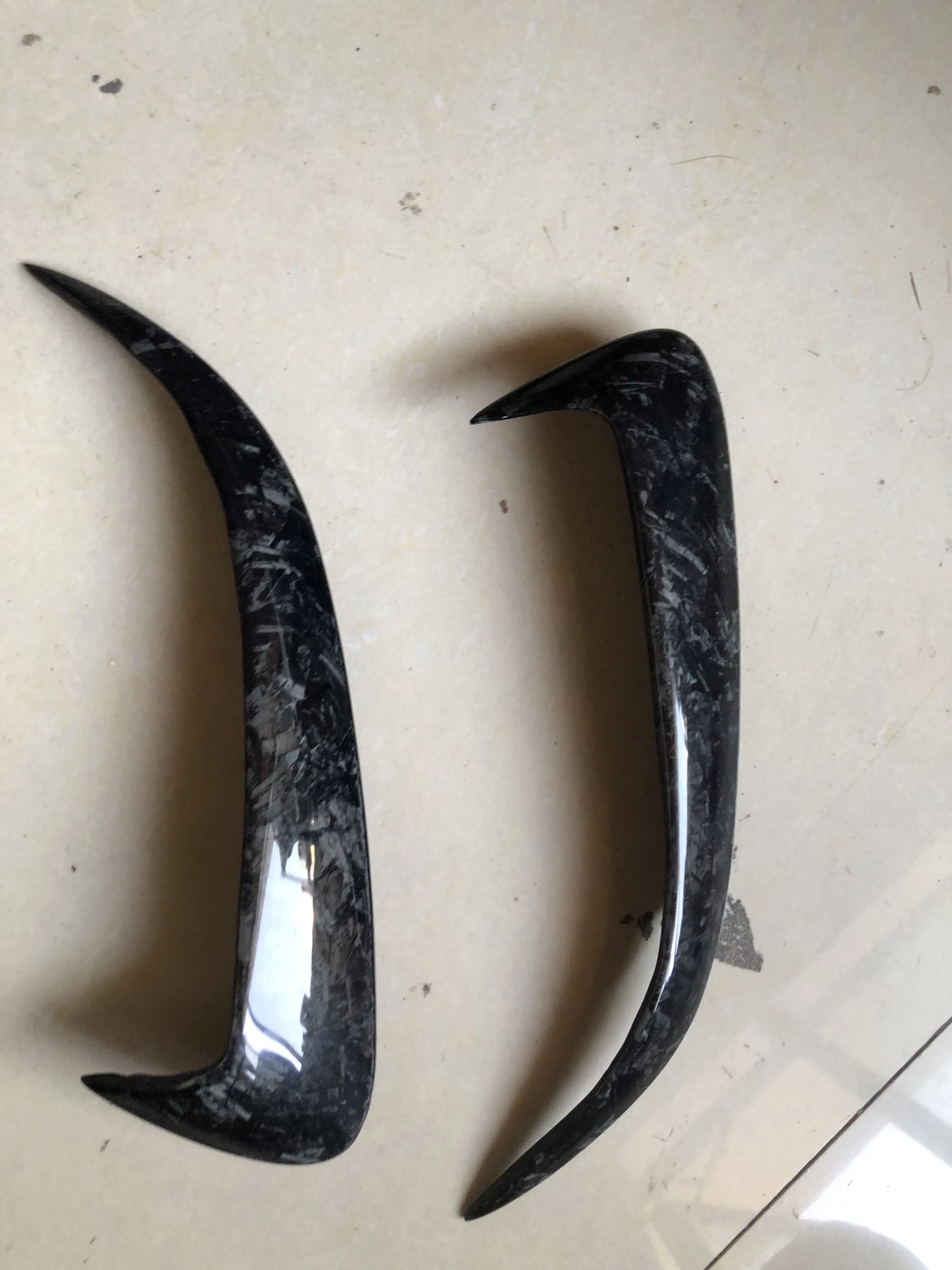 Кованые вентиляционные отверстия для заднего бампера из углеродного волокна