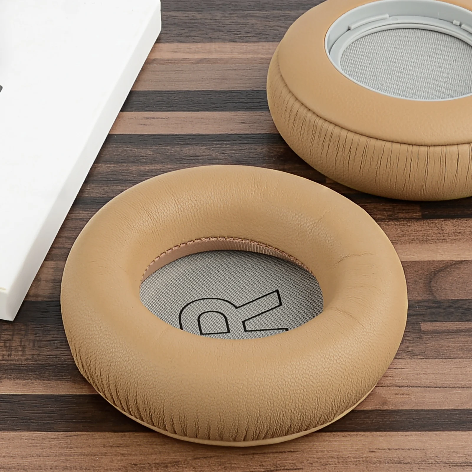 Сменные амбушюры Geekria Elite из овчины для наушников Bang &amp Olufsen Beoplay H9 H7 (не совместимы
